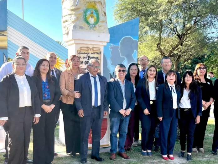 Acto por el Día de la Memoria en la Plaza de la Memoria de Loreto con participación de autoridades y vecinos