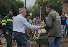 El gobernador Elías Suárez supervisó operativos por la crecida del Río Dulce en distintos sectores de la Capital El gobernador Elías Suárez supervisando trabajos de contención por la crecida del Río Dulce en Santiago del Estero