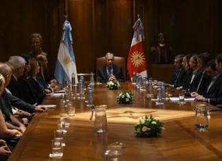 Avanzan los preparativos para el Consejo Económico y Social de Santiago del Estero Reunión en Casa de Gobierno para avanzar en la puesta en marcha del Consejo Económico y Social de Santiago del Estero