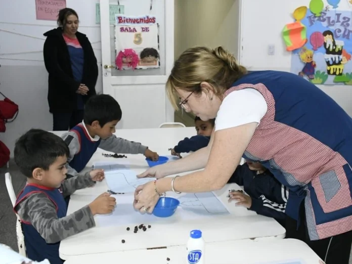 Inscripción de docentes para jardines de infantes municipales en Santiago del Estero