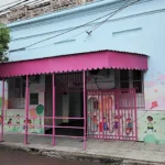 Jardín Federico Froebel cumple 85 años: el legado que aún marca generaciones en Santiago del Estero Fachada del Jardín de Infantes N° 1 durante el 85° aniversario institucional - Jardín Federico Froebel 85 años