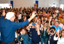 Neder encabezó el Congreso del PJ y llamó a reconstruir el peronismo con la gente adentro y la justicia social como bandera José Emilio Neder durante el Congreso del Partido Justicialista en Santiago del Estero