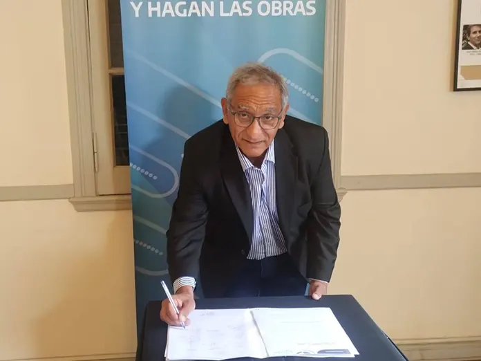 ramon-rosa-gonzalez-reclamo-intendentes Ramón Rosa González junto a intendentes durante el reclamo en el Ministerio de Economía