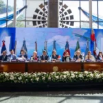 Silva Neder lideró el reclamo en Tucumán: “Reclamamos federalismo real para que haya igualdad real” Carlos Silva Neder encabezando la sesión del Parlamento del Norte Grande en Tucumán con legisladores de la región reunidos.