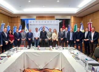 La junta ejecutiva del Parlamento del Norte Grande se reunió en Salta con una agenda marcada por la defensa del federalismo Carlos Silva Neder encabezó la reunión de la Junta Ejecutiva del Parlamento del Norte Grande en Salta