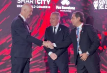 Silva Neder: “Santiago del Estero no está esperando el futuro, lo está construyendo” Smart City Expo Santiago del Estero durante la apertura encabezada por Carlos Silva Neder en el Fórum.