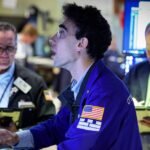 Mercados: Wall Street pasa a fuertes pérdidas y arrastra a los activos argentinos