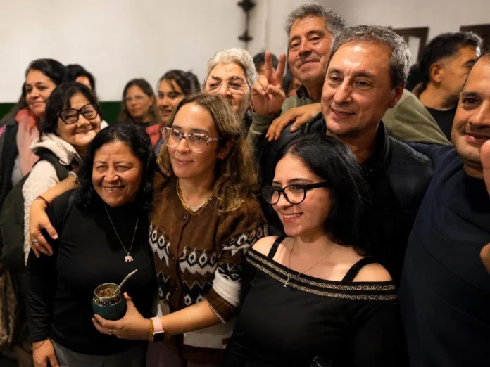 Belén Abdala en Forres durante el encuentro Tomemos un Mate entre Compañeros junto a vecinos.