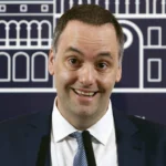 Crecen las especulaciones sobre el futuro de Manuel Adorni y ya circulan posibles reemplazantes Manuel Adorni durante una actividad oficial en medio de rumores sobre su futuro político.