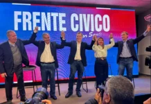 Mario Benavente fue presentado como candidato a intendente de la Capital por el Frente Cívico Mario Benavente candidato a intendente durante el acto de presentación del Frente Cívico.