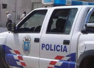 Se despertó en plena madrugada y descubrió que su esposa había desaparecido: intensa búsqueda en el norte santiagueño Policía investiga la desaparición de una mujer de 28 años en Tintina, departamento Moreno, luego de que su esposo denunciara que no regresó a su hogar durante la madrugada.