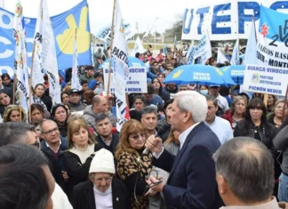 El PJ santiagueño recordará el legado de Juan Domingo Perón a 52 años de su fallecimiento Dirigentes del Partido Justicialista durante un homenaje a Juan Domingo Perón en Santiago del Estero.