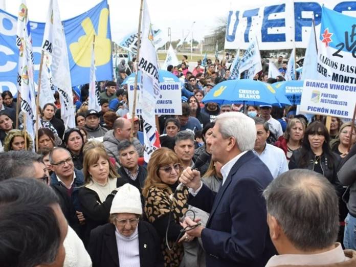 Dirigentes del Partido Justicialista durante un homenaje a Juan Domingo Perón en Santiago del Estero.