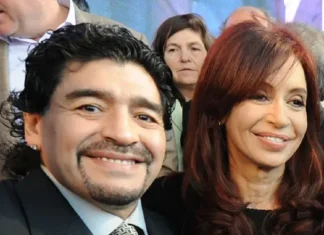 Video inédito de Cristina Kirchner y Maradona: así fue el saludo por los 60 años del Diez Video Cristina Kirchner Maradona durante el saludo por el cumpleaños número 60 del exfutbolista.