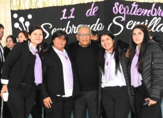 Ramón Rosa González acompañó el homenaje a los docentes en el acto central por el Día del Maestro en Loreto El intendente Ramón Rosa González participó del acto central por el Día del Maestro en la ciudad de Loreto.