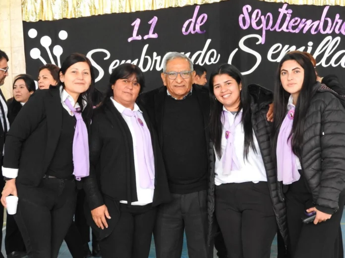 ramon-rosa-gonzalez-dia-maestro-loreto El intendente Ramón Rosa González participó del acto central por el Día del Maestro en la ciudad de Loreto.