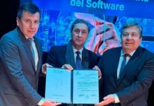 Silva Neder destacó el desafío de la inteligencia artificial y el rol de la formación tecnológica en Santiago del Estero Carlos Silva Neder durante la jornada sobre inteligencia artificial e industria del software realizada en la UNSE.