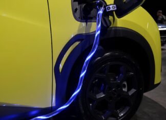 ¿Por qué se demora el cupo de autos híbridos y eléctricos 2027?: los dos caminos que evalúa el Gobierno para mejorar la oferta